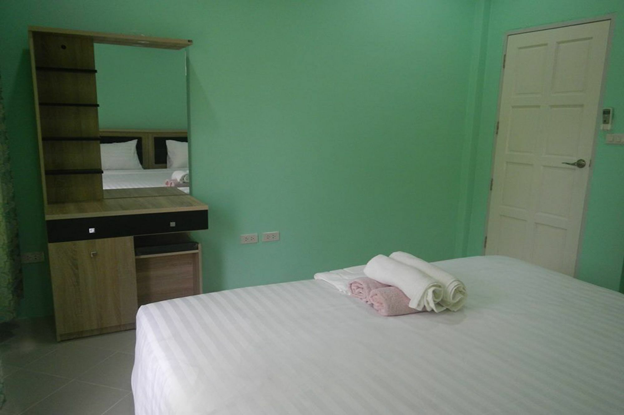 Pat'S Hideaway Bungalows Rayong Exterior foto