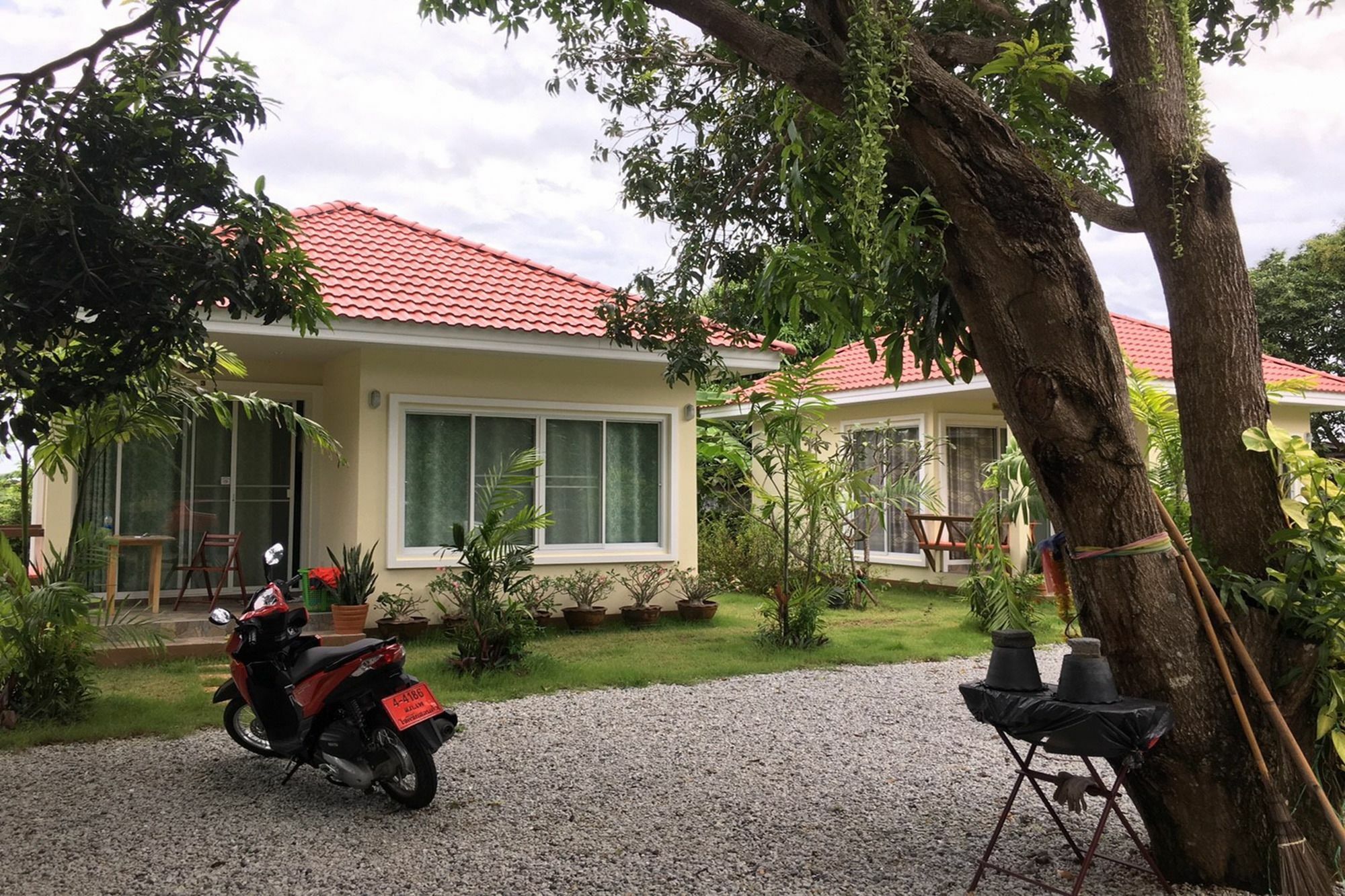 Pat'S Hideaway Bungalows Rayong Exterior foto
