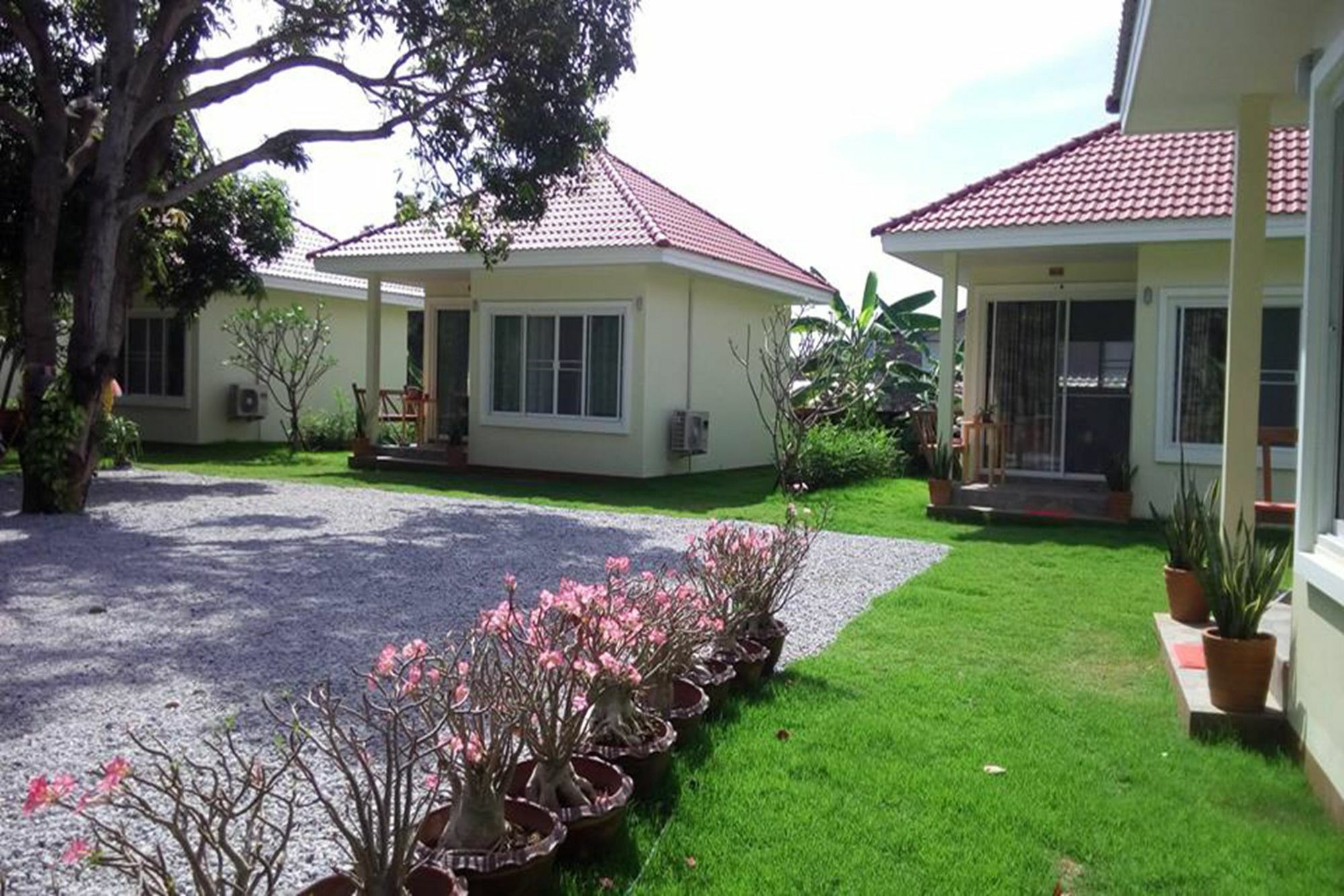 Pat'S Hideaway Bungalows Rayong Exterior foto